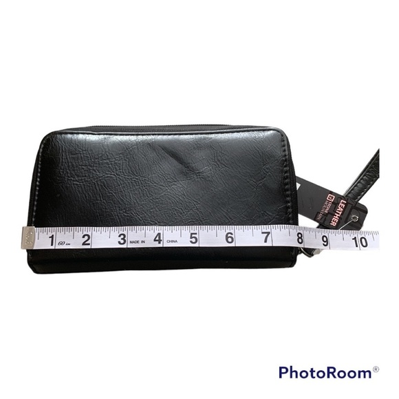 Stone Mountain Leather Wristlet NWT - Picture 3 of 5